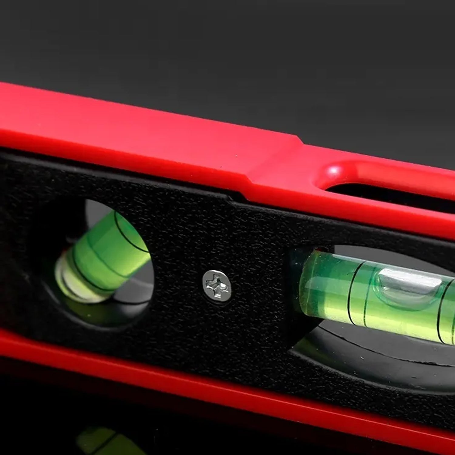 Compact spirit level with three bubbles for accurate measurement. Compact spirit level with three bubbles for accurate measurement.
